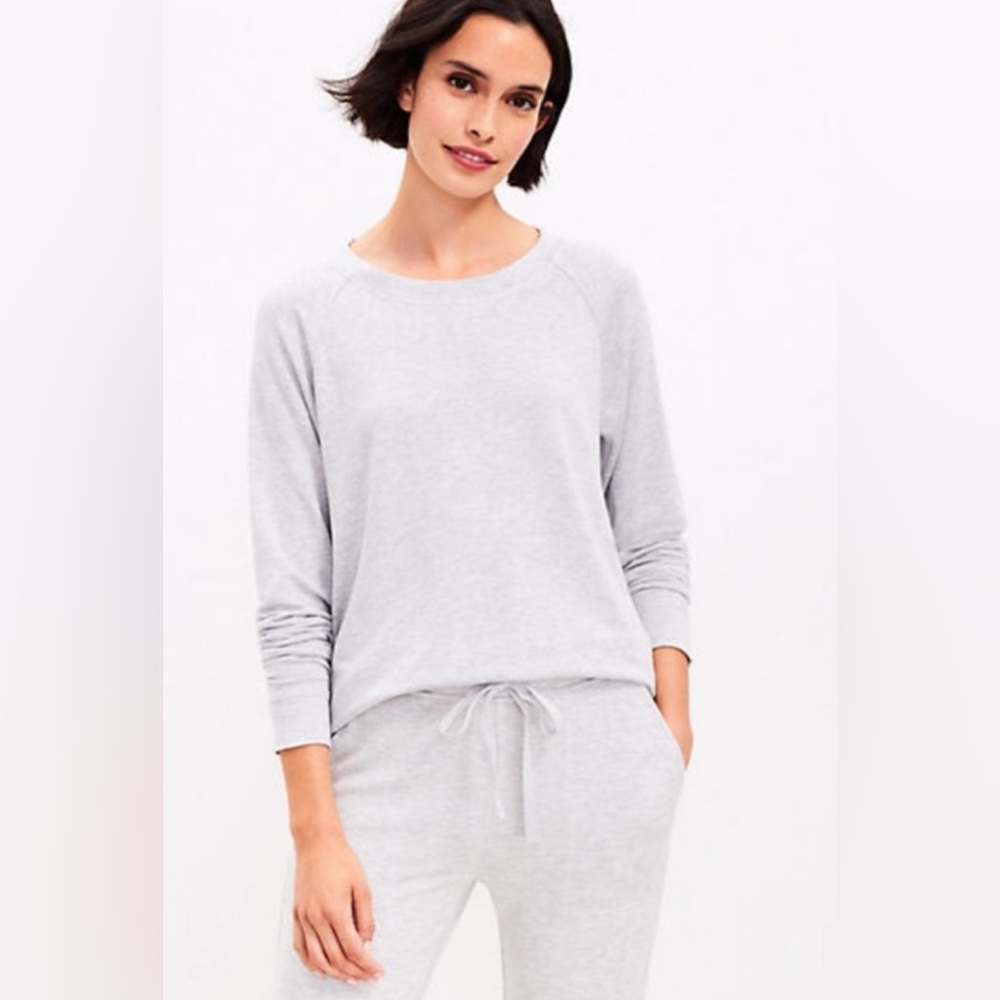 Lou & Grey Light Gray Sweatshirt